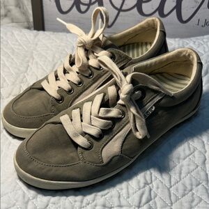 Taos Footwear Gray Canvas Sneakers
